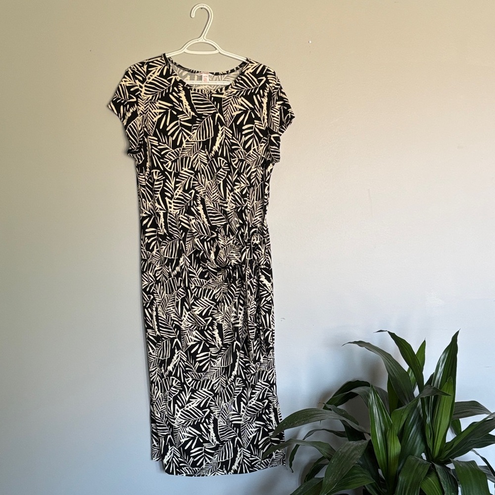 NWT Joe Fresh Black and White Tropical Print Midi Dress